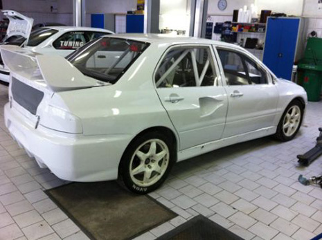 Takakylki mitsubishi evo 7,8,9 kuljettajanpuoli